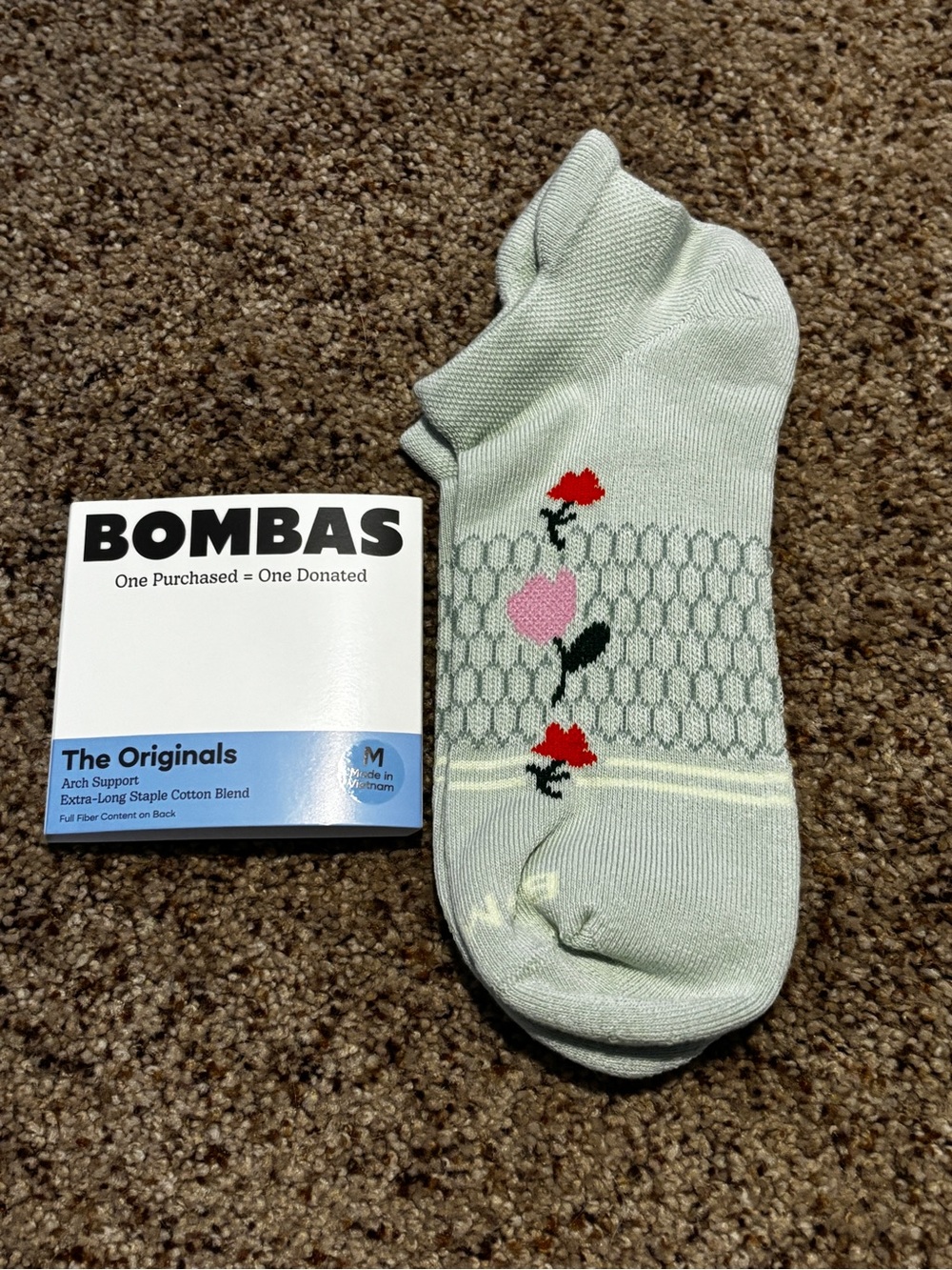 NWT Bombas Women's Light Green Floral Medium